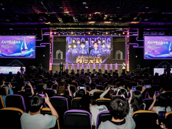 他善于在比 他善于在比