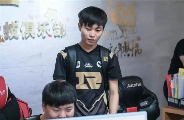 险胜突围 险胜突围