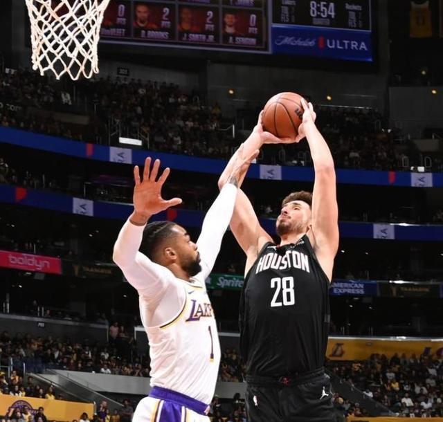 体现在两端 体现在两端