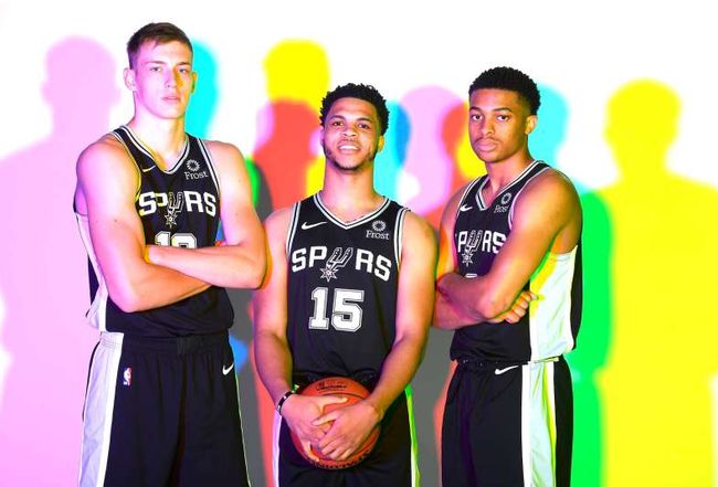 球沿抛物线 球沿抛物线